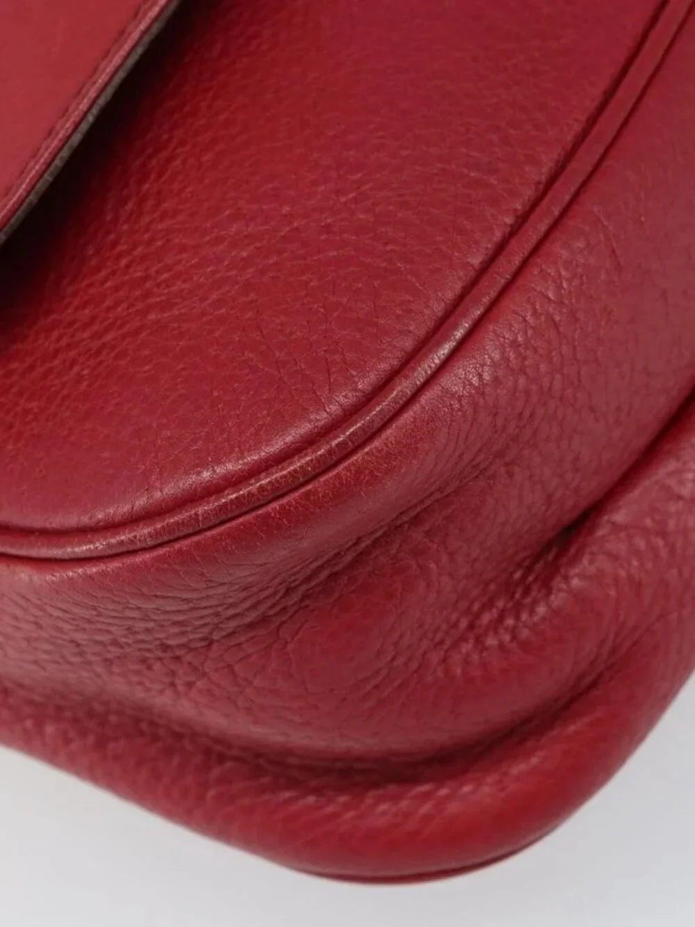 Salvatore Ferragamo Gancini Shoulder Bag Leather Red Gold Auth 166427